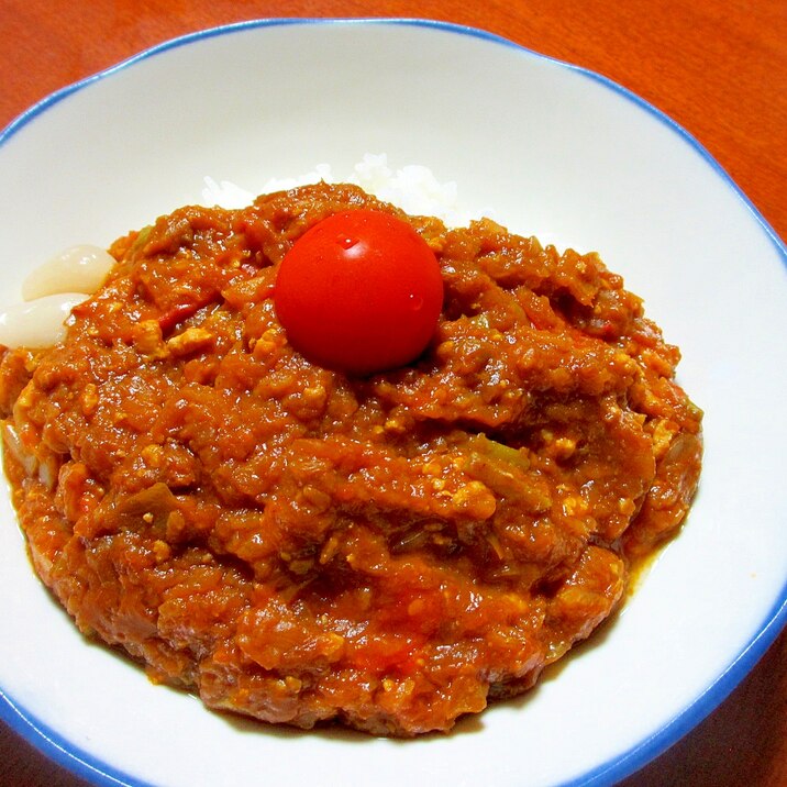 夏にぴったり！トマトと玉ねぎのキーマカレー